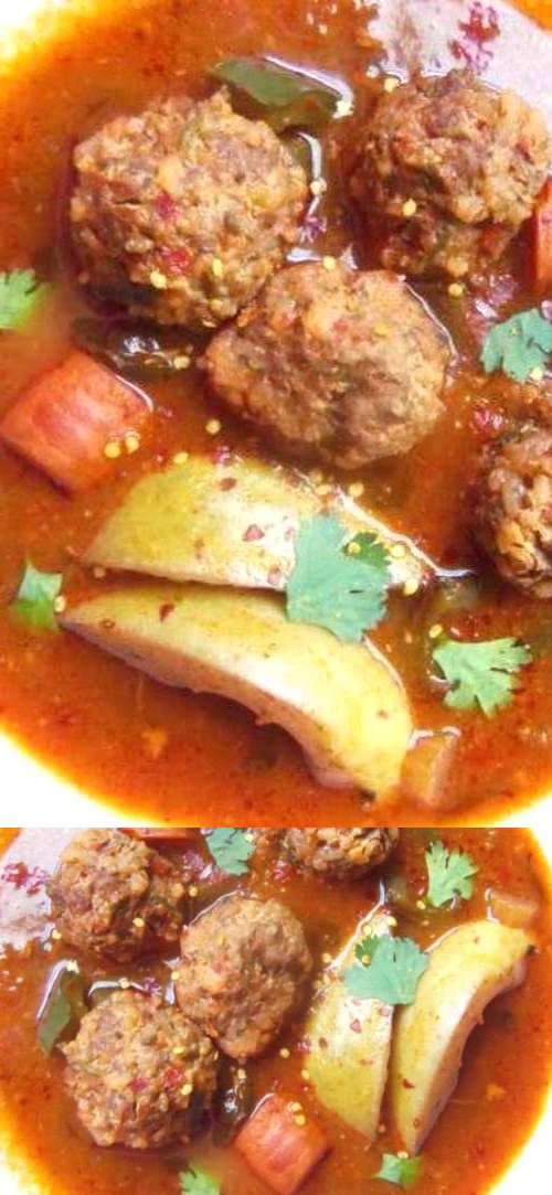 Albóndigas en Caldillo de Jitomate y Guajillo (Meatballs in a Tomato Chile Broth