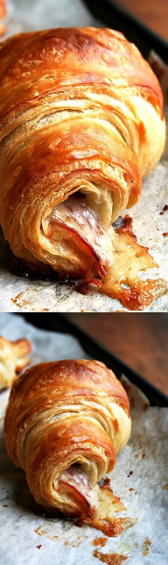 Prosciutto & Gruyère Croissants