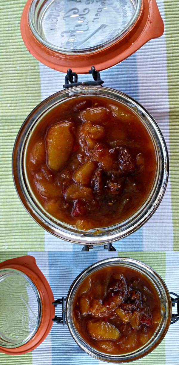 Spicy Nectarine and Ginger Chutney