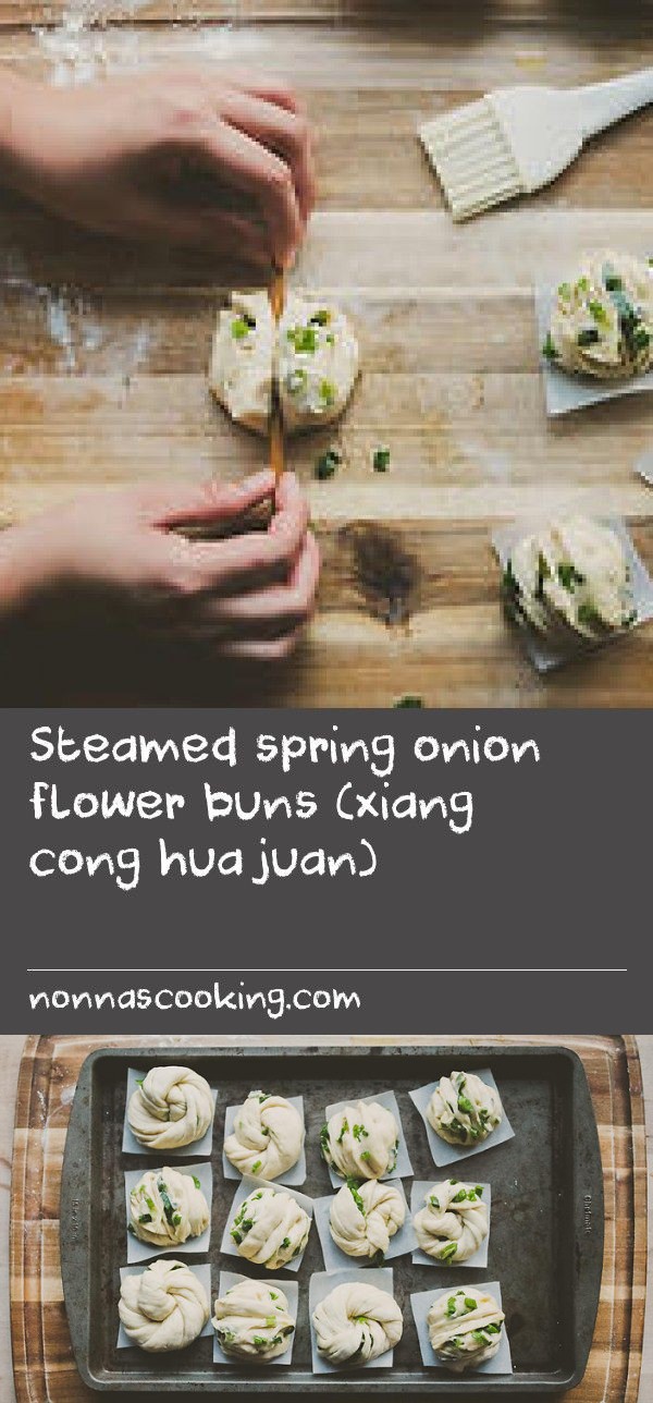 Steamed spring onion flower buns (xiang cong hua juan