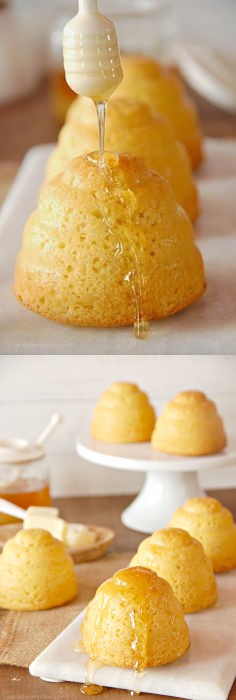 Honey Cornbread Cakes