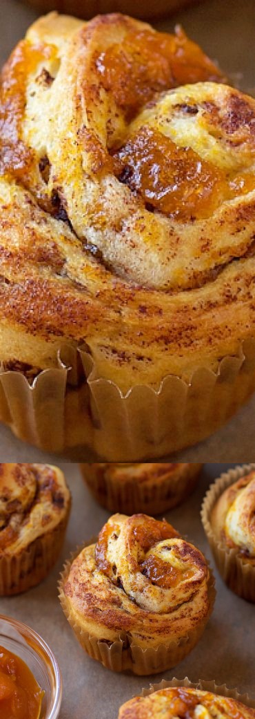 Pumpkin Cinnamon Roll Muffins