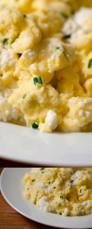 Soft Scrambled Eggs with Ricotta and Chives