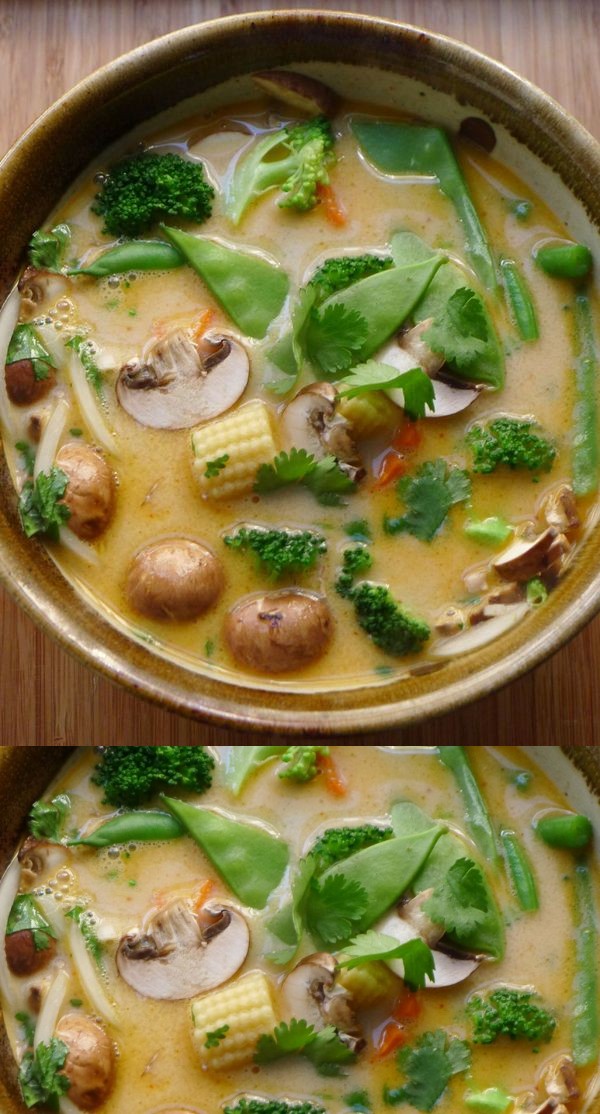 Thai Chicken Coconut Soup (Tom Kha Gai