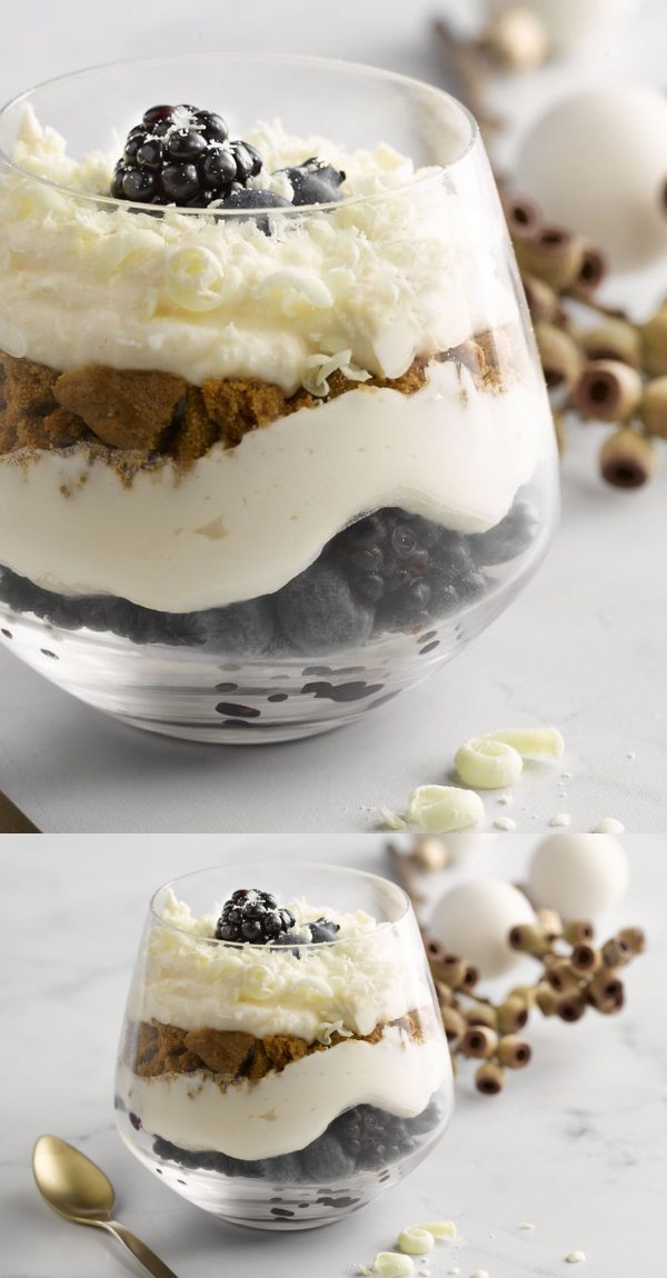 Trifle met blauwe vruchten, mascarpone en speculaas