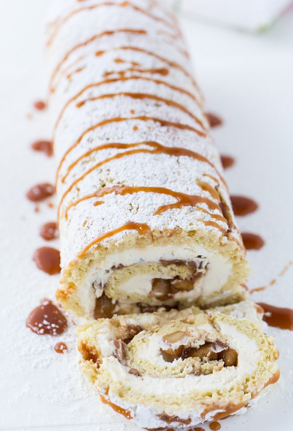 Apple Pie Cake Roll with Mascarpone Filling