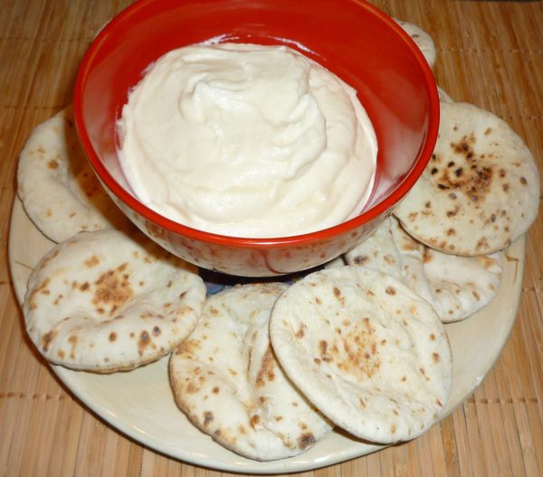 Arabic Garlic Dip (Toum