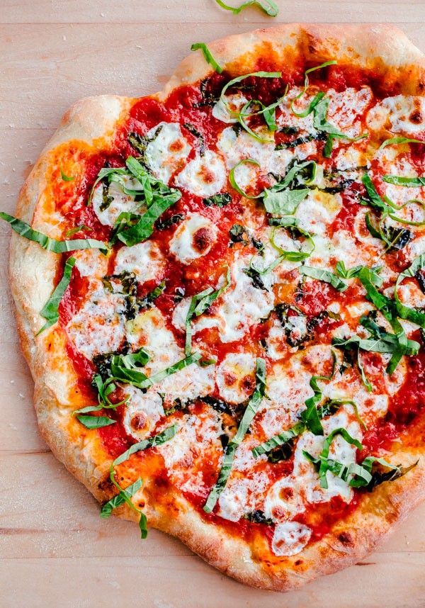 BEST Homemade Margherita Pizza