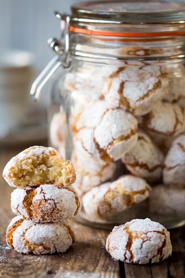 Chewy Amaretti Cookies