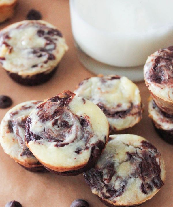 Chocolate Chip Cheesecake-Swirl Brownie Bites