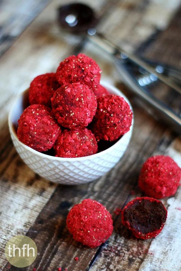 Clean Eating Vegan Strawberry Fudge Truffles (“Almost Raw”, Vegan, Gluten-Free, Dairy-Free, Paleo-Friendly, No Refined Sugar