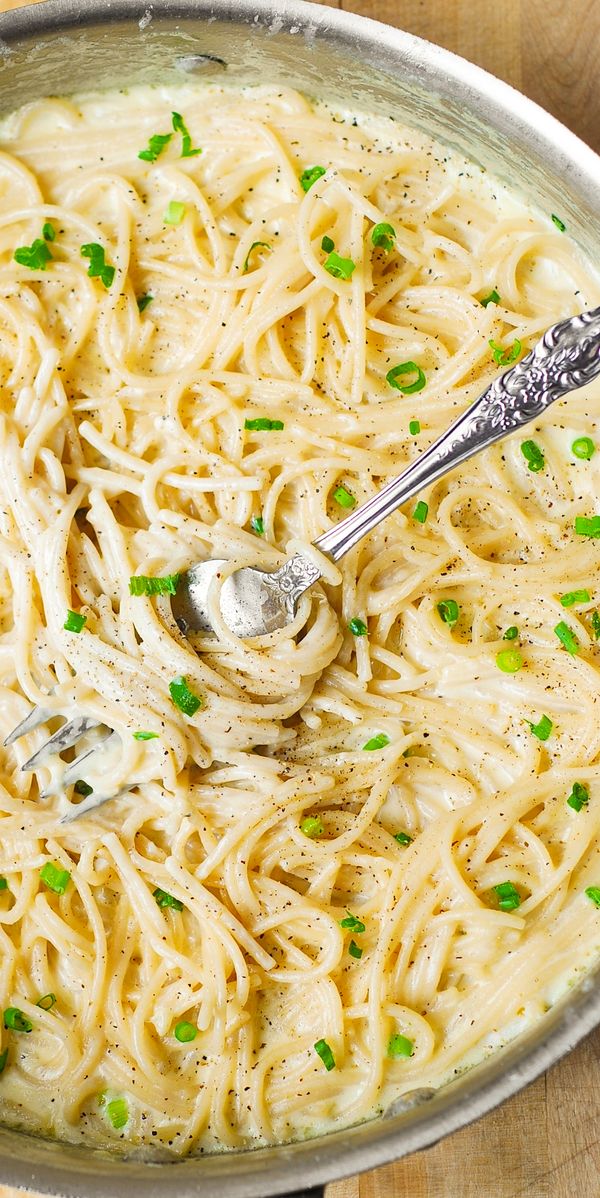 Creamy Four Cheese Garlic Spaghetti Sauce