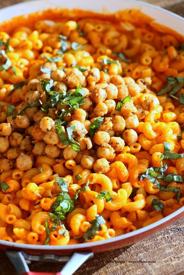 Creamy Roasted Red Pepper Pasta with Black Pepper Chickpeas