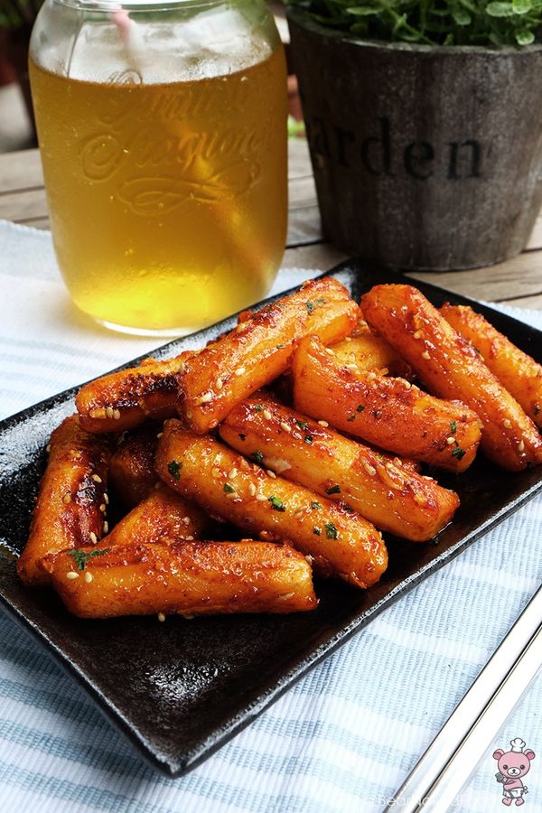 Crispy Pan Fried Ddeokbokki