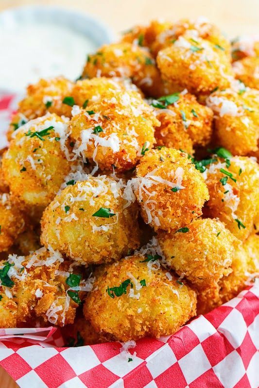 Crispy Parmesan Cauliflower Bites