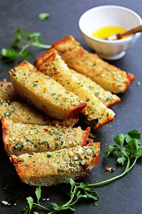 Easy Homemade Garlic Bread