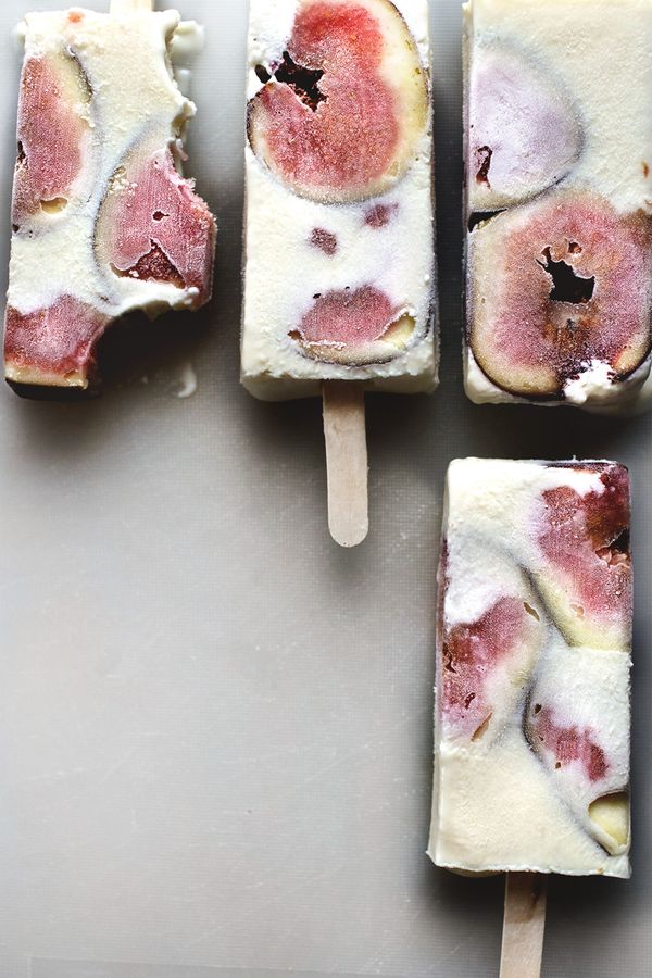 Figs and ricotta cheesecake popsicle