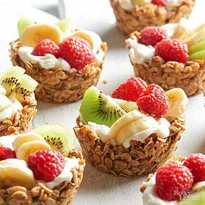 Granola Cups with Yogurt and Fruit