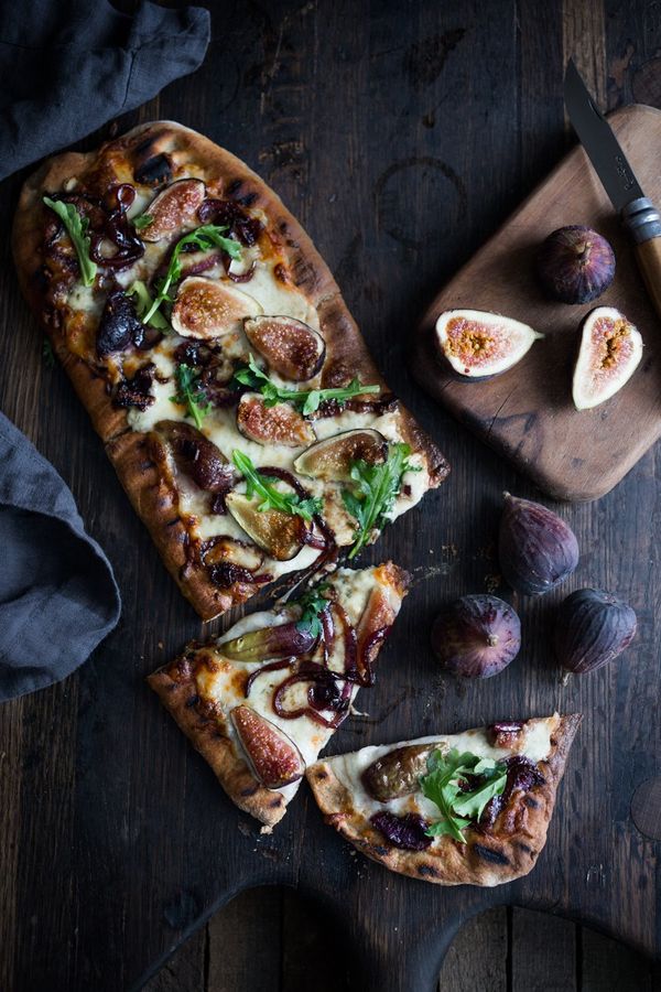 Grilled Fig, Balsamic Onion and Gorgonzola Pizza