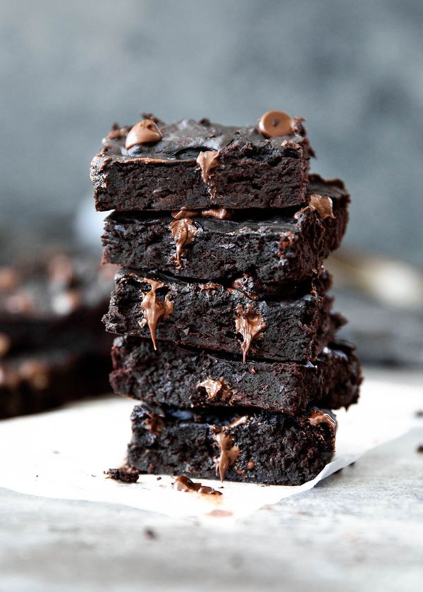 Healthy Avocado Black Bean Brownies + video