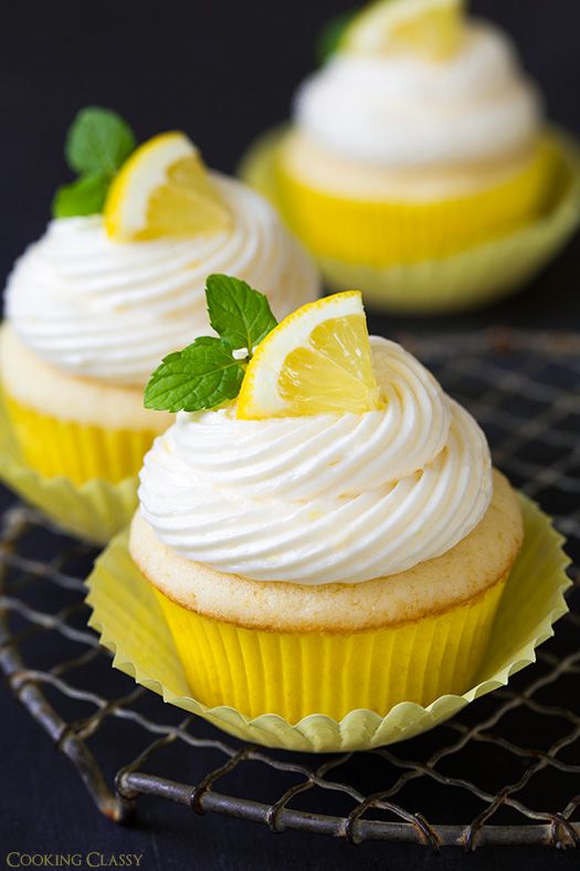 Lemon Cupcakes with Lemon Buttercream Frosting