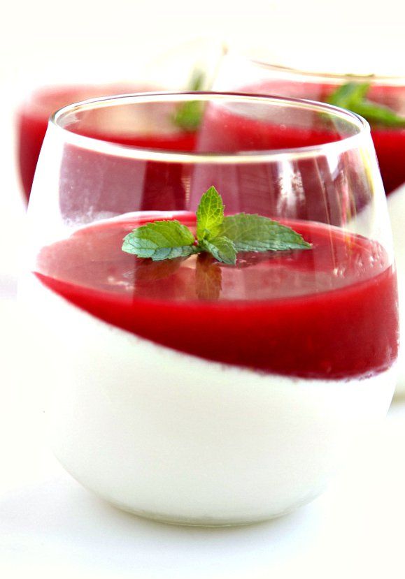 Lemon Panna Cotta with Raspberry Sauce