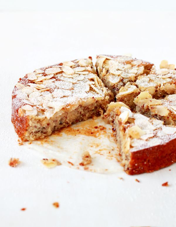 Lemon, Ricotta & Almond Flourless Cake