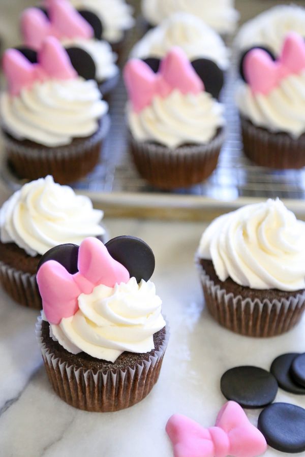 Minnie Mouse Chocolate Cupcakes with Vanilla Buttercream