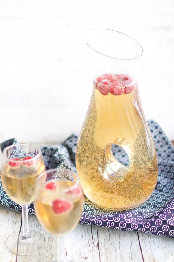 Mock-Champagne for your New Years Toast! (Non-alcoholic