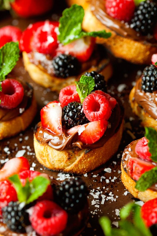 Nutella Berry Crostini