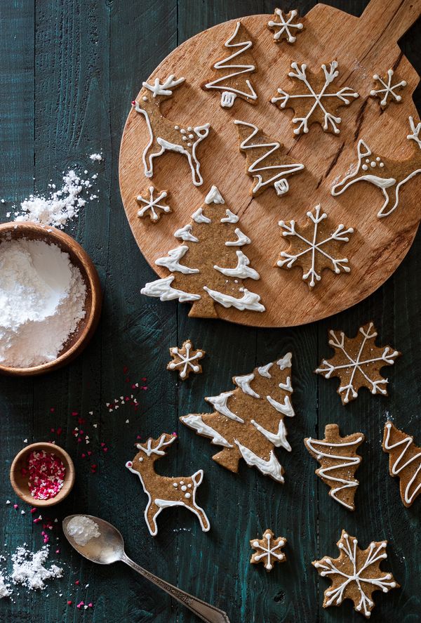 Old-Fashioned Gingerbread Cookies + a Giveaway