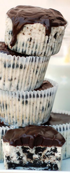 Oreo Cheesecake Cupcakes with Chocolate Ganache