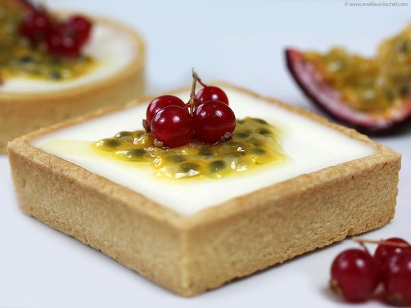 Panacotta aux fruits de la passion en tarte sablée