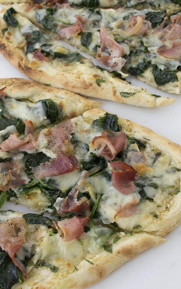 Prosciutto and Spinach Flatbread Pizza