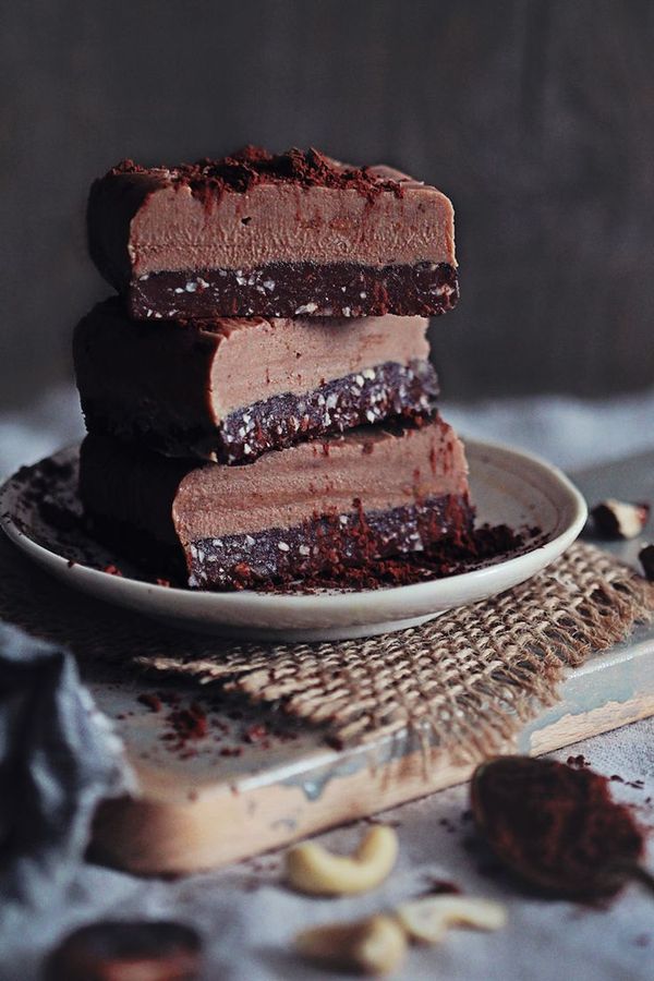 Raw Chocolate Almond Butter Fudge Bars