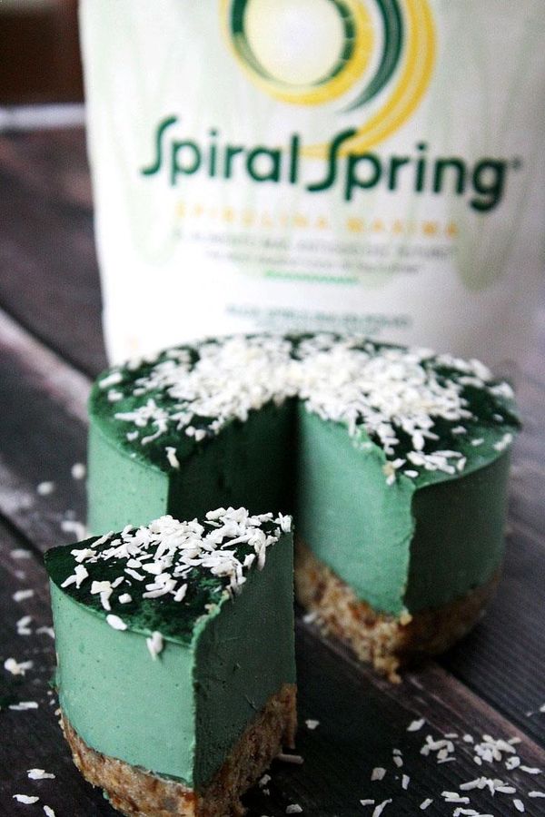 Raw Vegan No-Bake Spirulina Cheesecake with Spiral Spring Spirulina Maxima (Raw, Vegan, Gluten-Free, Dairy-Free, Soy-Free, Egg-Free, No-Bake,Paleo-Friendly, No Refined Sugar