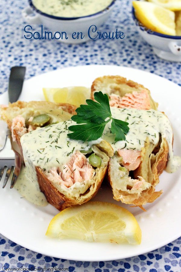 Salmon en Croûte with Lemon Dill Sauce