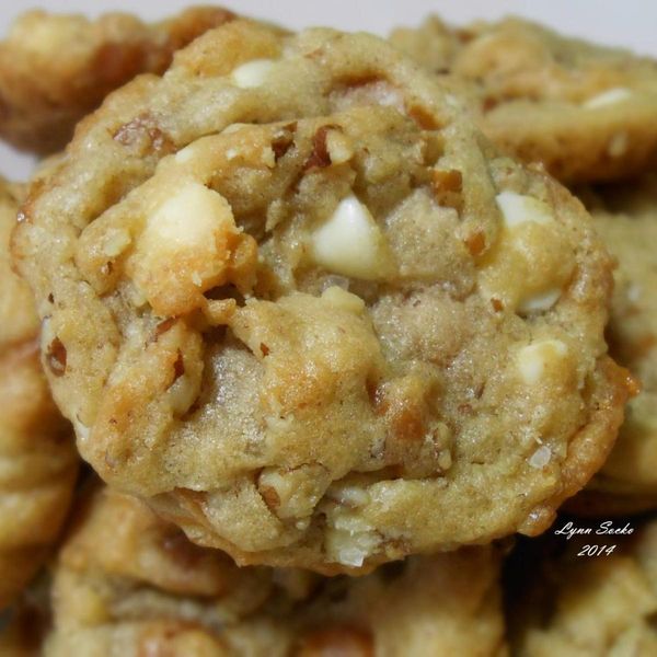 Salted Caramel White Chocolate Chip Cookies