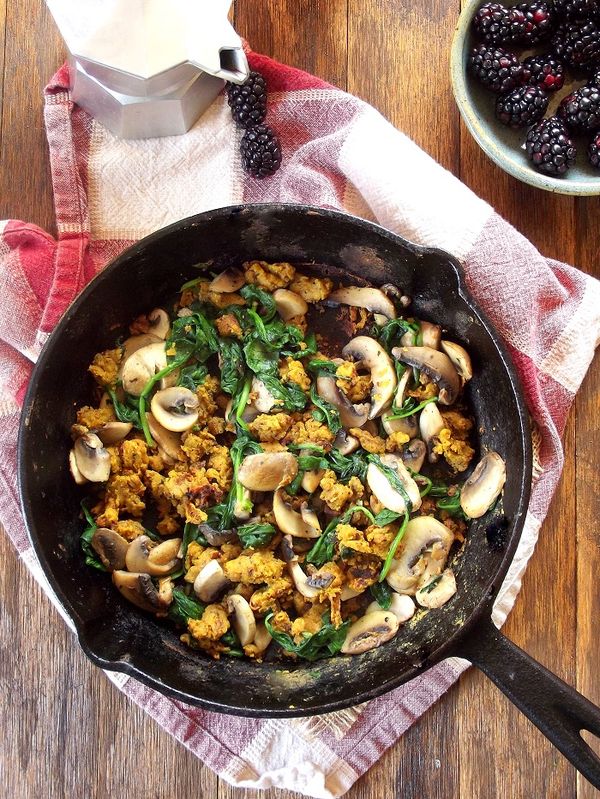 Savory Spinach and Mushroom Chickpea Scramble