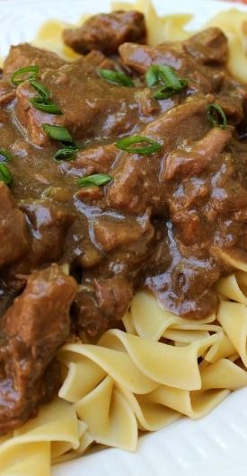 Slow Cooker Beef and Noodles