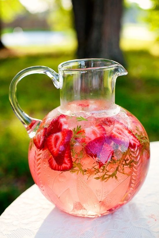 Sparkling Strawberry Lemonade