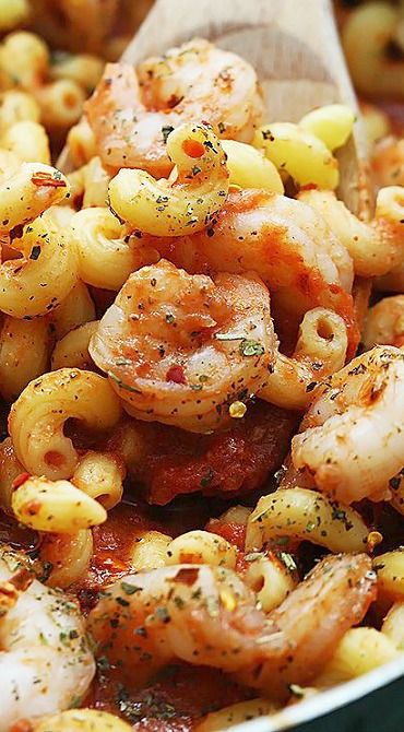 Spicy Tomato Garlic Shrimp Pasta