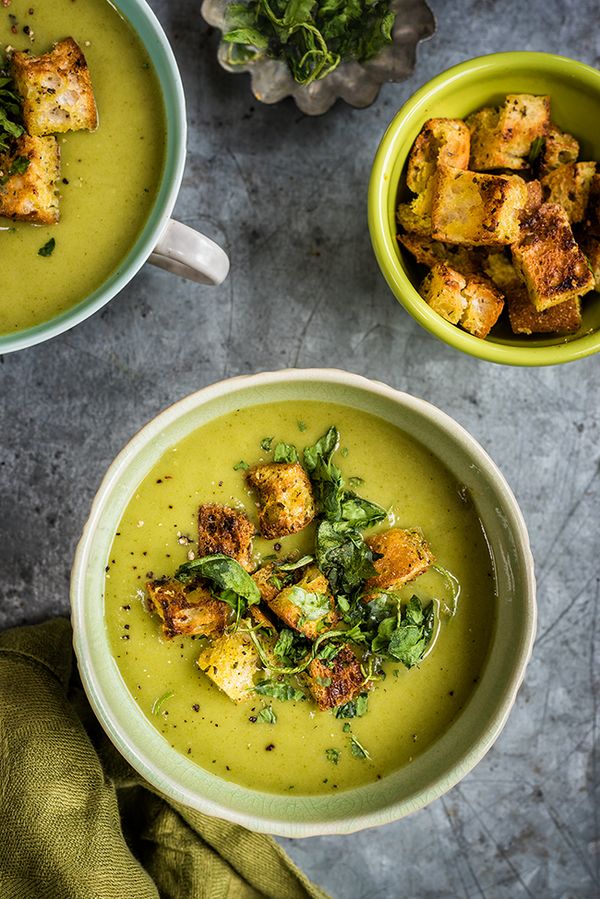 Spinach, Coconut and Zucchini Soup