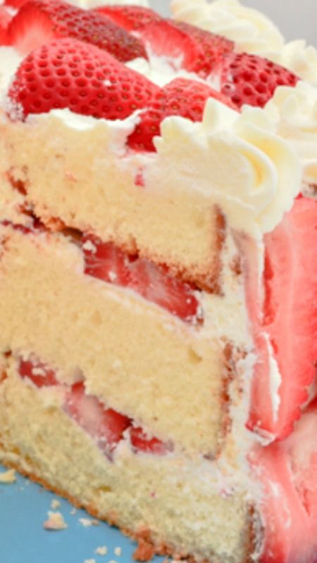 Strawberries 'n Cream Cake