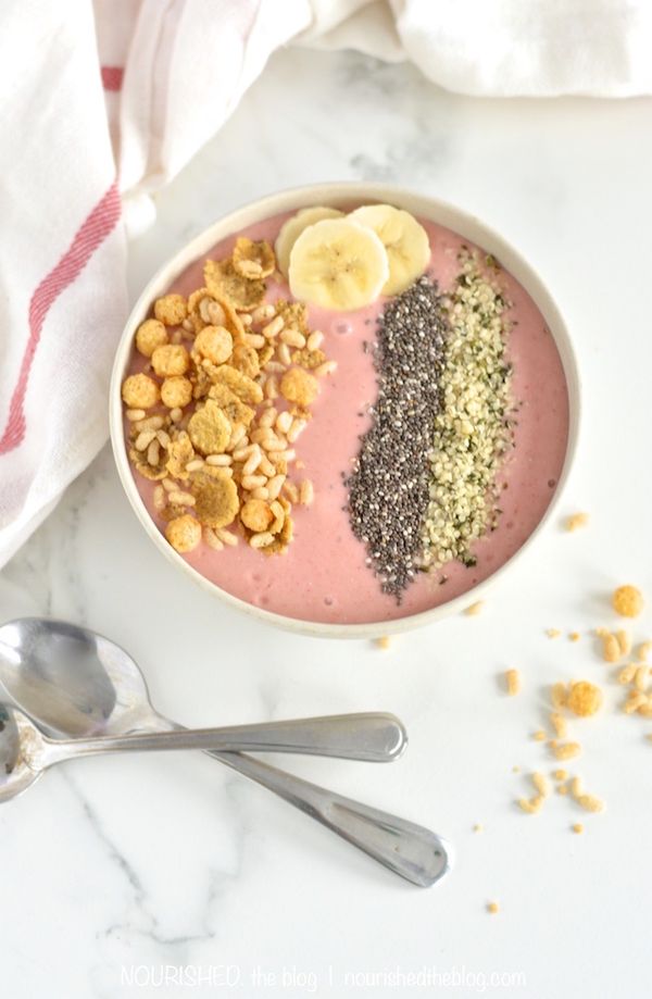 Strawberry Banana Smoothie Bowl