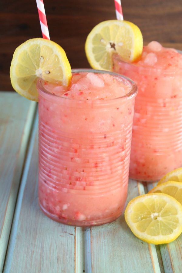 Strawberry Lemonade Moscato Slushie