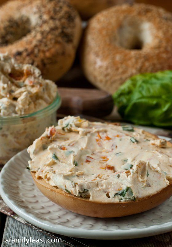 Sundried Tomato and Basil Cream Cheese Spread