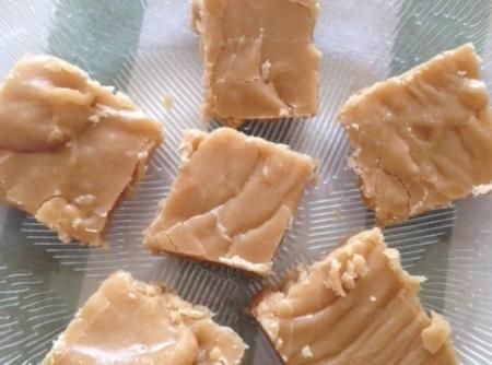 Super Easy Peanut Butter Fudge