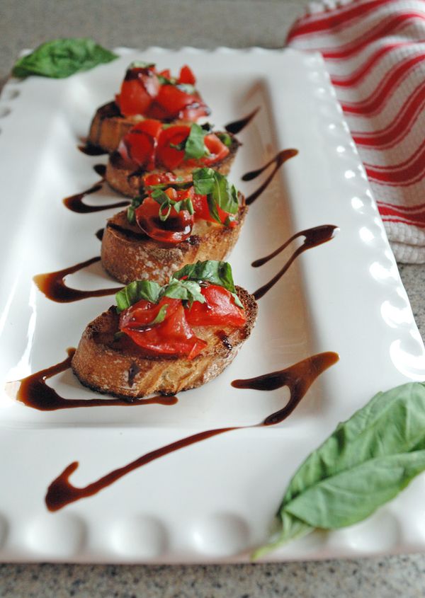 Tomato Bruschetta with Balsamic Glaze