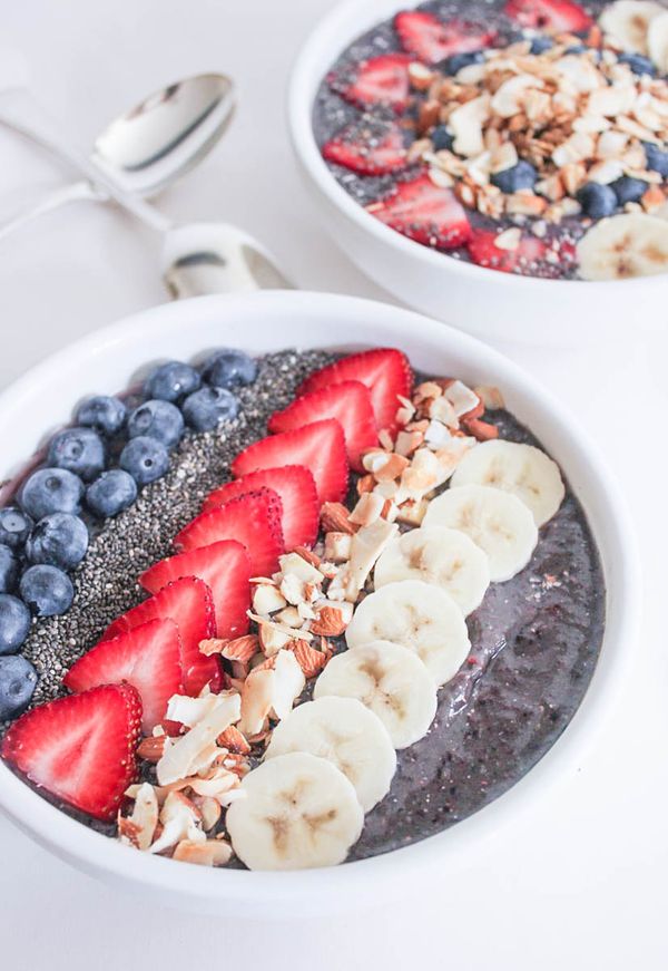 Vegan Berry Crunch Smoothie Bowl